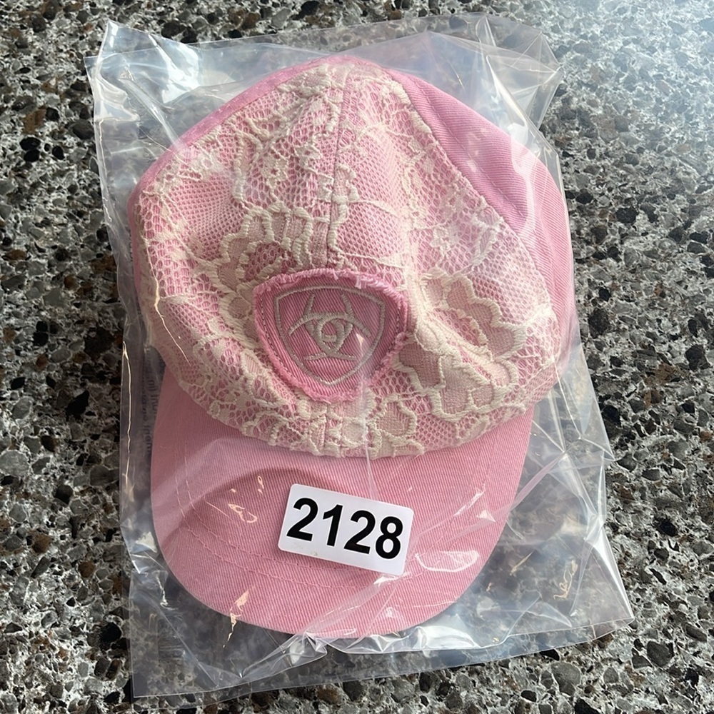 Ariat elastic back cap child’s pink with white lace‎ and logo on front . - Picture 14 of 14
